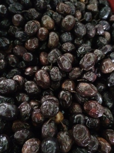 Edremit Yağlı Sele Siyah Zeytin (M) 1 Kg NET